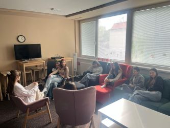 2025 04 19 medzi nami dievcatami