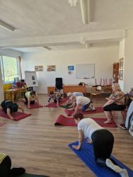 2025 05 09 pilates pre seniorov s marikou ozvaldovou