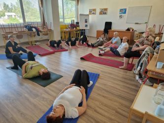2025 05 09 pilates pre seniorov s marikou ozvaldovou